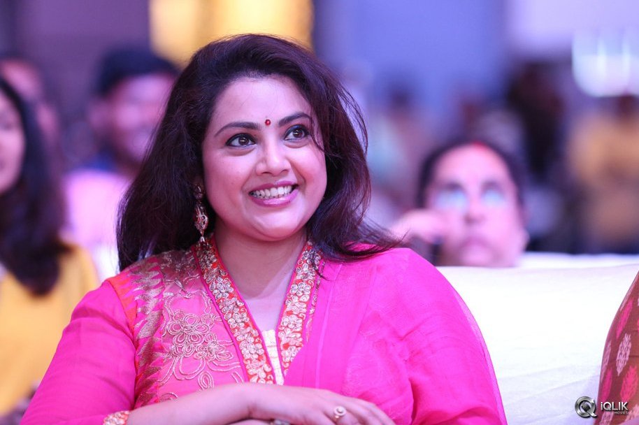 Meena-at-Mama-Manchu-Alludu-Kanchu-Movie-Audio-Launch